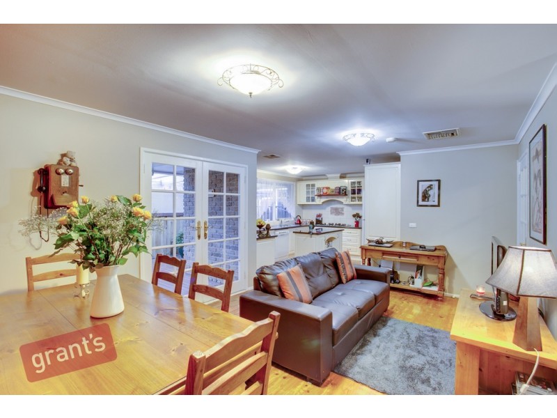 15 Shiraz Crescent, Narre Warren VIC 3805