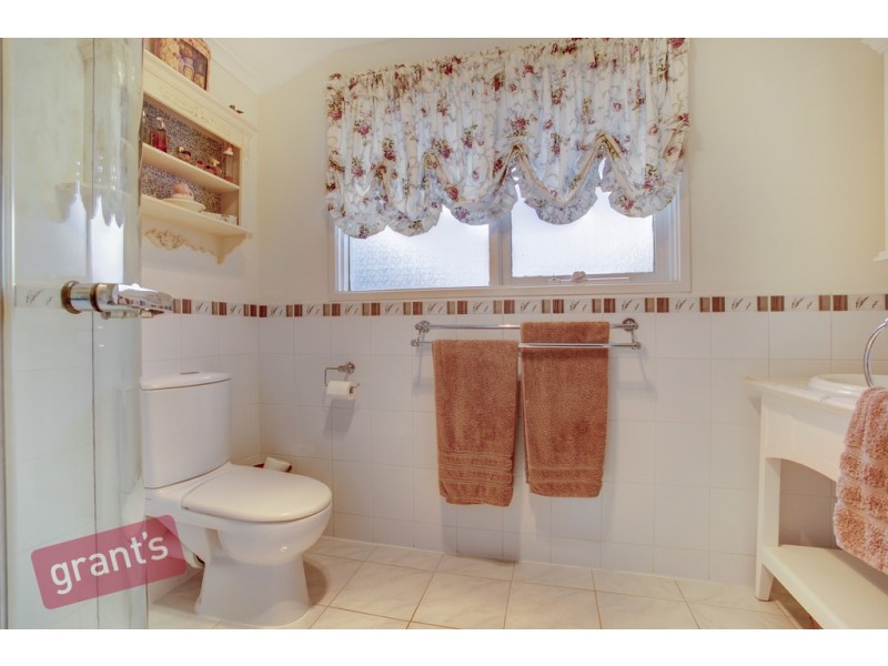 15 Shiraz Crescent, Narre Warren VIC 3805