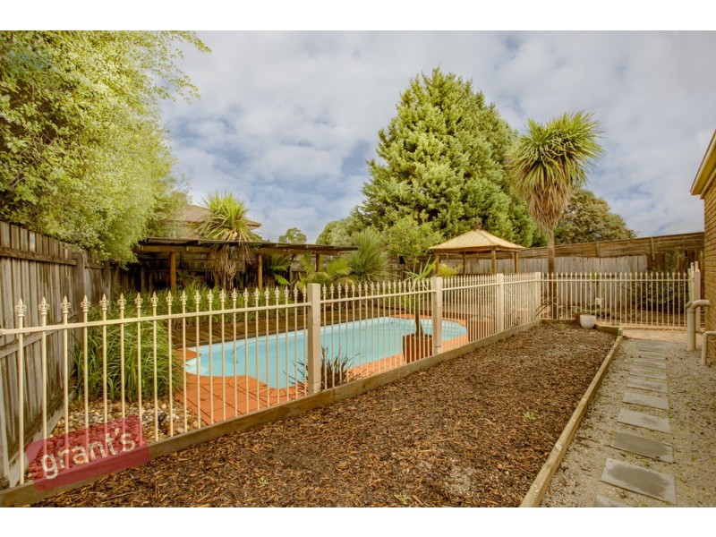 15 Shiraz Crescent, Narre Warren VIC 3805