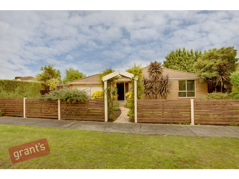 15 Shiraz Crescent, Narre Warren VIC 3805