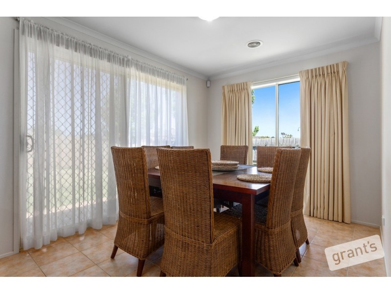 34 Grand Arch Way, Berwick VIC 3806