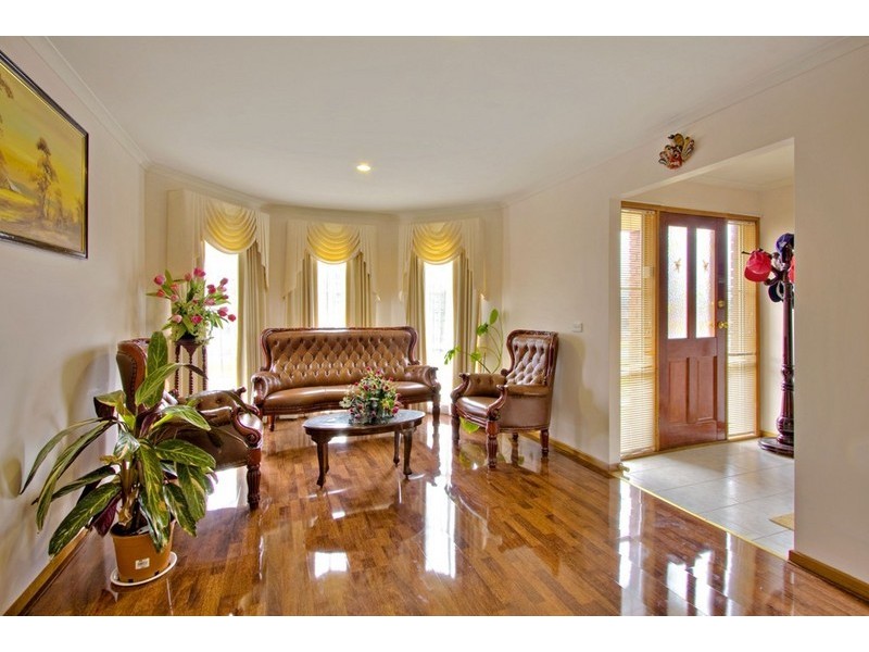 5 Anthony Court, Hallam VIC 3803