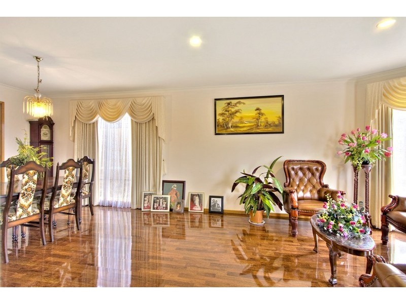 5 Anthony Court, Hallam VIC 3803