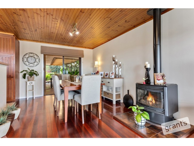 12 Mansell Court, Garfield VIC 3814