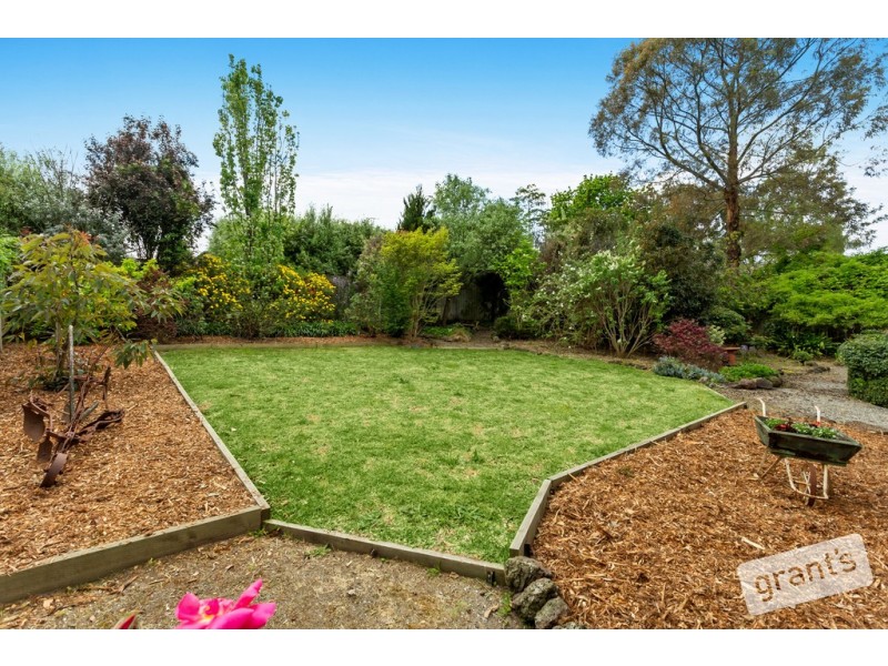 12 Mansell Court, Garfield VIC 3814