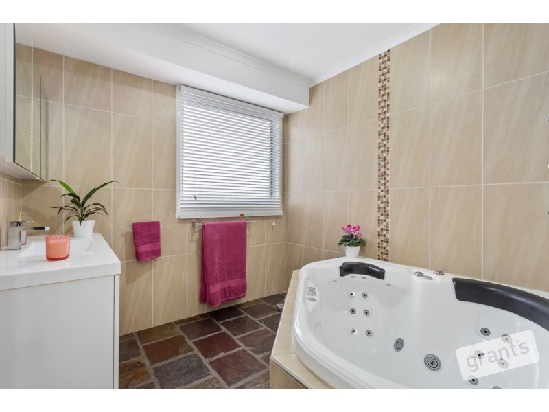 4 Sue Court, Hampton Park VIC 3976