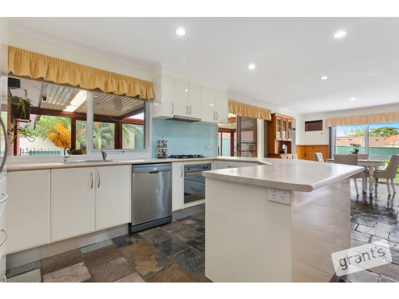 4 Sue Court, Hampton Park VIC 3976