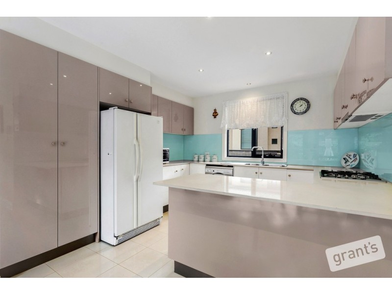 1/4 Harkaway Road, Berwick VIC 3806