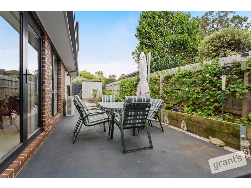 1/4 Harkaway Road, Berwick VIC 3806