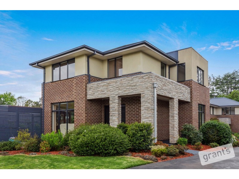 1/4 Harkaway Road, Berwick VIC 3806