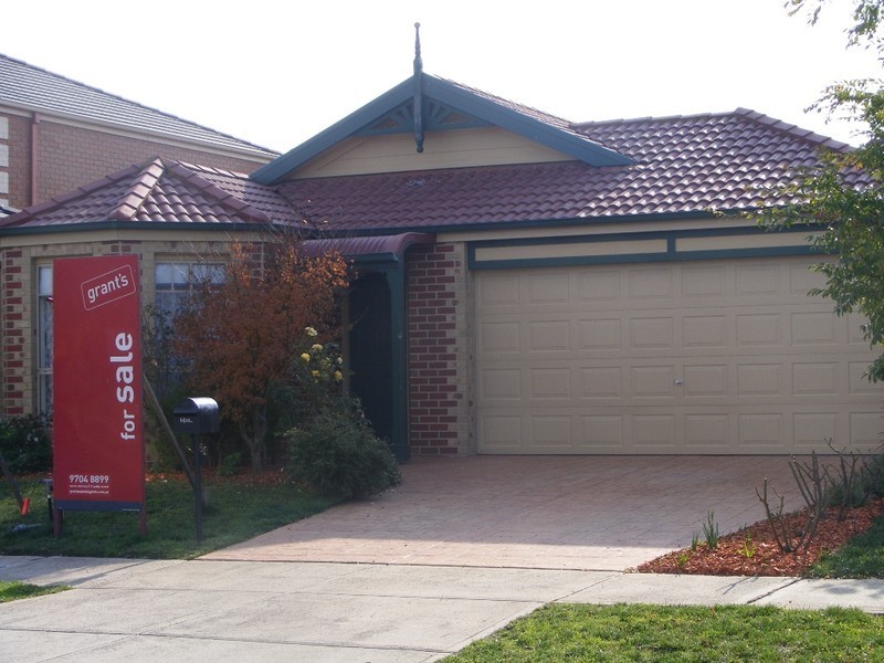 24 Kenton Walk, Narre Warren South VIC 3805