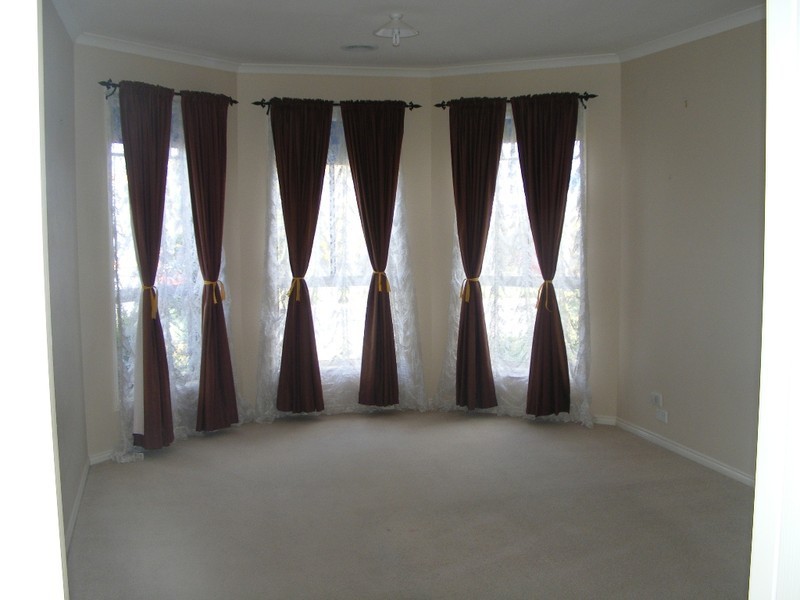 24 Kenton Walk, Narre Warren South VIC 3805