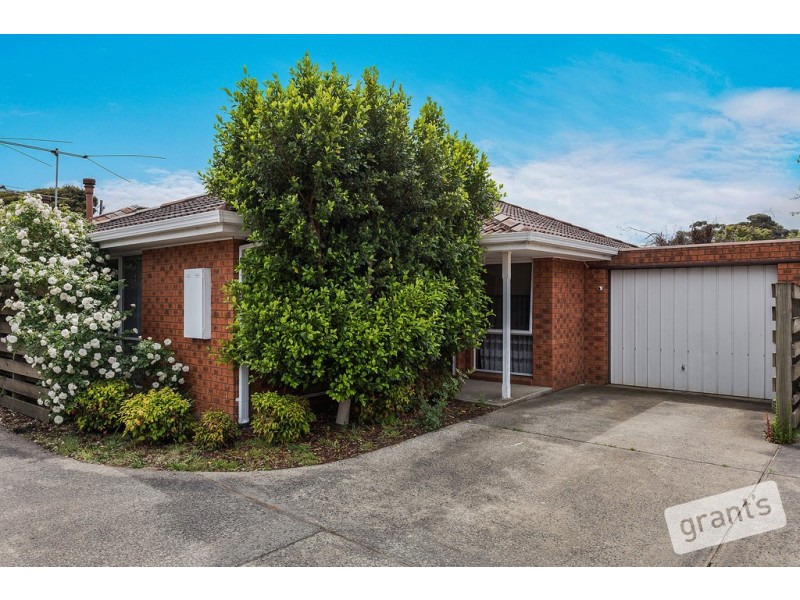 3/8 Lyall Street, Cranbourne VIC 3977