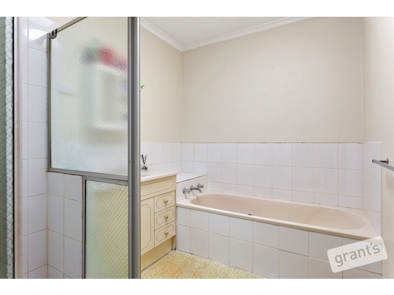 3/8 Lyall Street, Cranbourne VIC 3977