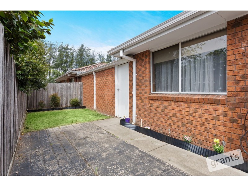 3/8 Lyall Street, Cranbourne VIC 3977