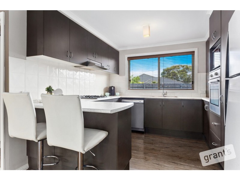 18 Amberley Drive, Pakenham VIC 3810