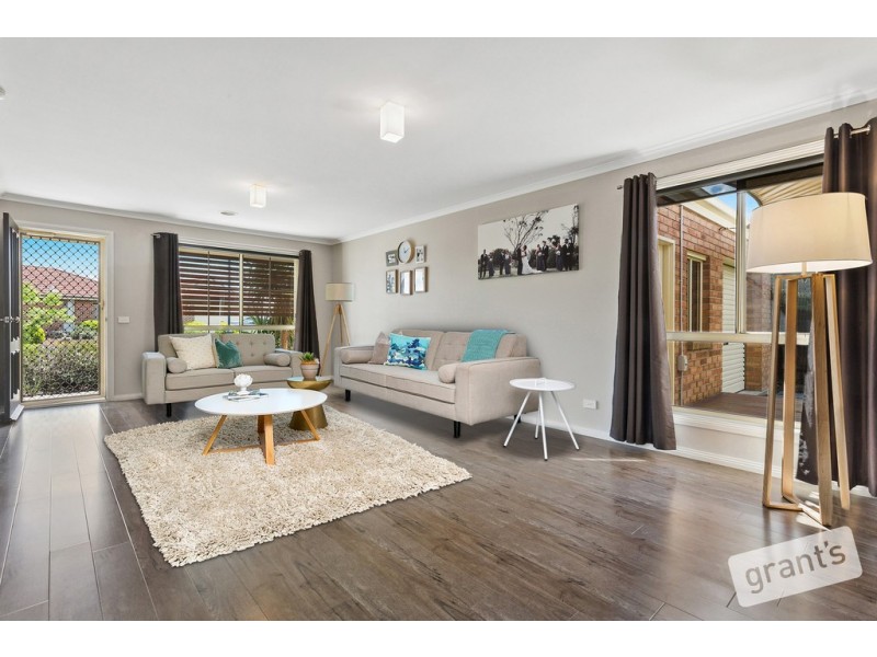 18 Amberley Drive, Pakenham VIC 3810