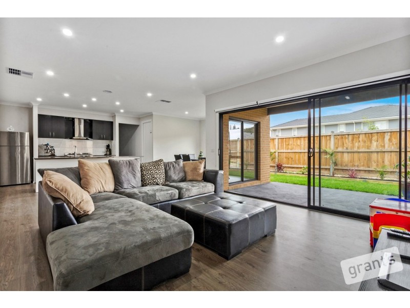 9 Petworth Rise, Officer VIC 3809