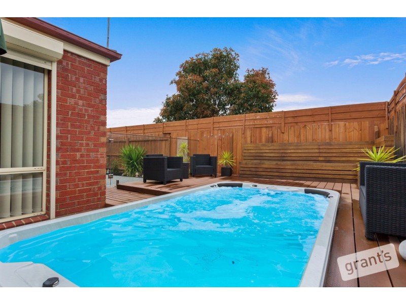 37 Lochard Terrace, Narre Warren South VIC 3805
