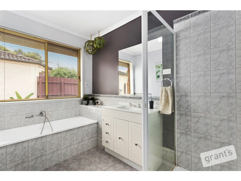37 Lochard Terrace, Narre Warren South VIC 3805