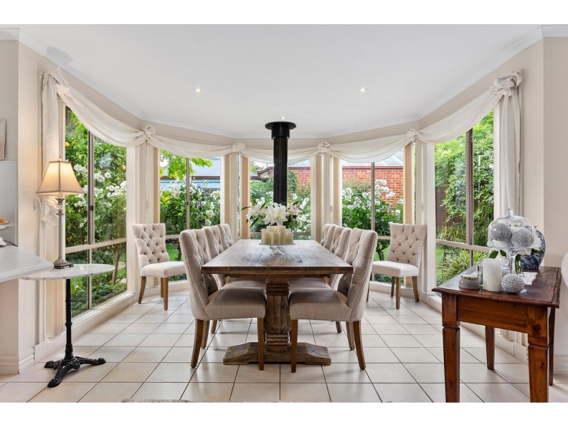 4 Galloway Drive, Narre Warren South VIC 3805