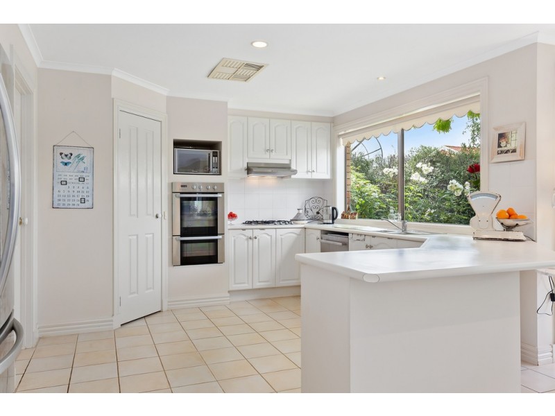 4 Galloway Drive, Narre Warren South VIC 3805