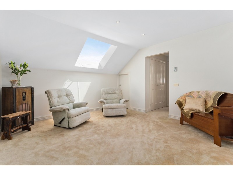 4 Galloway Drive, Narre Warren South VIC 3805