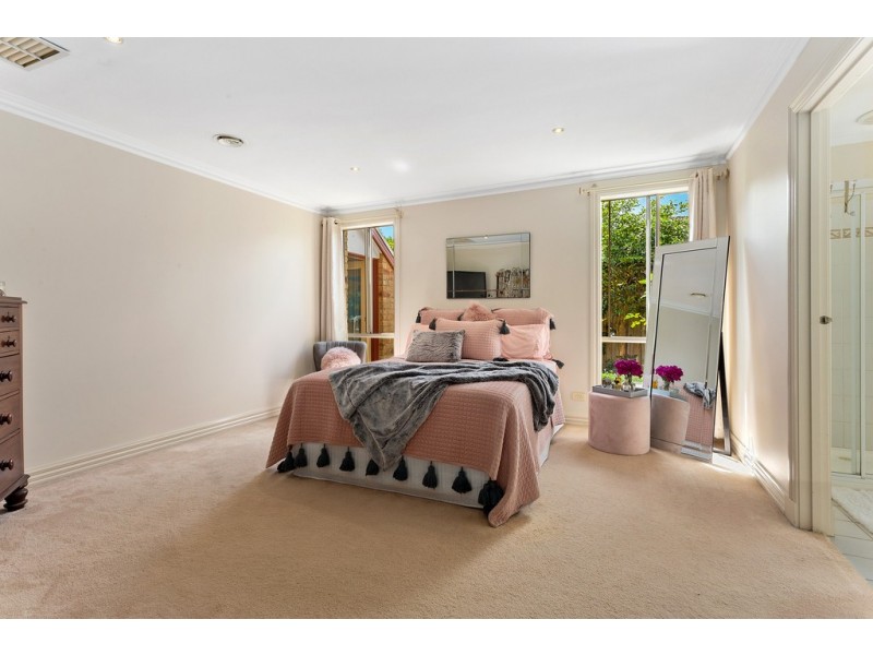 4 Galloway Drive, Narre Warren South VIC 3805