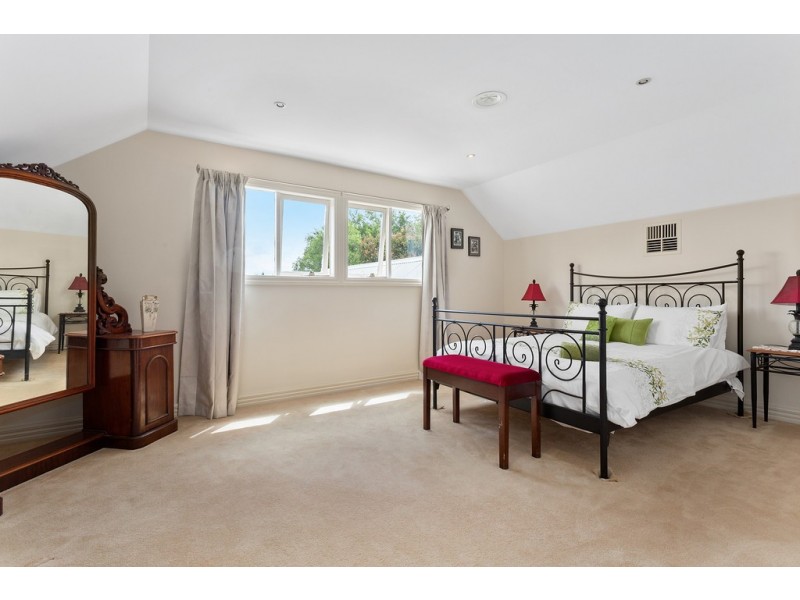 4 Galloway Drive, Narre Warren South VIC 3805