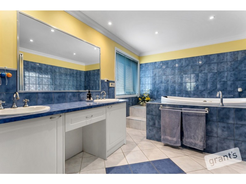 60 Ryelands Drive, Narre Warren VIC 3805