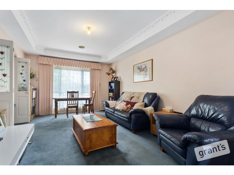 95 Amber Crescent, Narre Warren VIC 3805