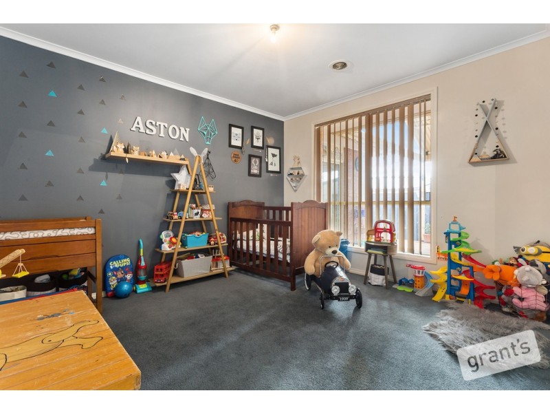 95 Amber Crescent, Narre Warren VIC 3805