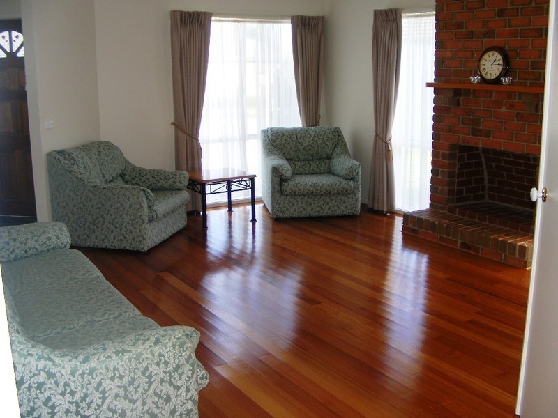 1 Turnberry Avenue, Narre Warren South VIC 3805