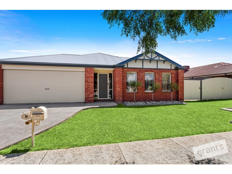 8 Honeyeater Way, Pakenham VIC 3810