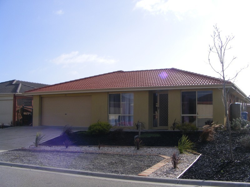 32 McCartney Drive, Narre Warren South VIC 3805