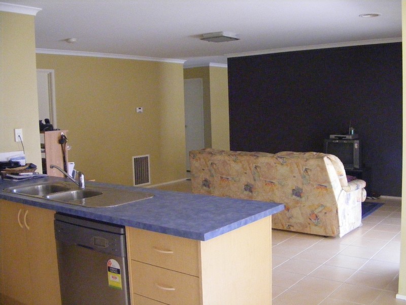 32 McCartney Drive, Narre Warren South VIC 3805