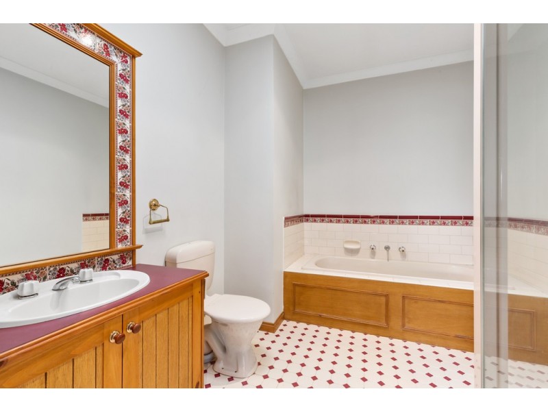 6 Fairview Avenue, Narre Warren VIC 3805