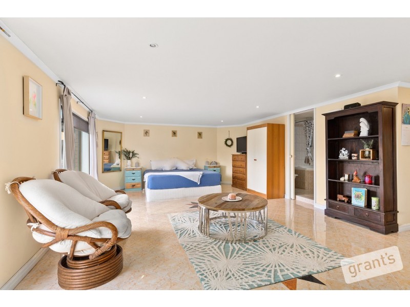 34 Shinners Avenue, Berwick VIC 3806