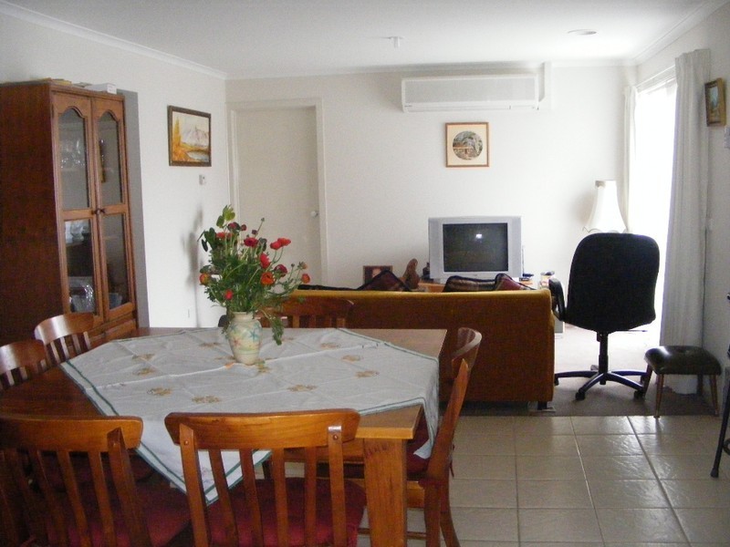 20 Taplan Crescent, Cranbourne West VIC 3977