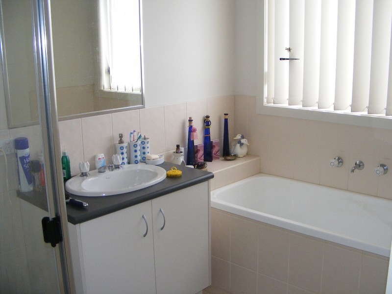 20 Taplan Crescent, Cranbourne West VIC 3977