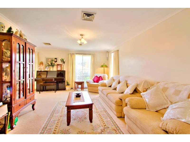 33 Adam Avenue, Hallam VIC 3803