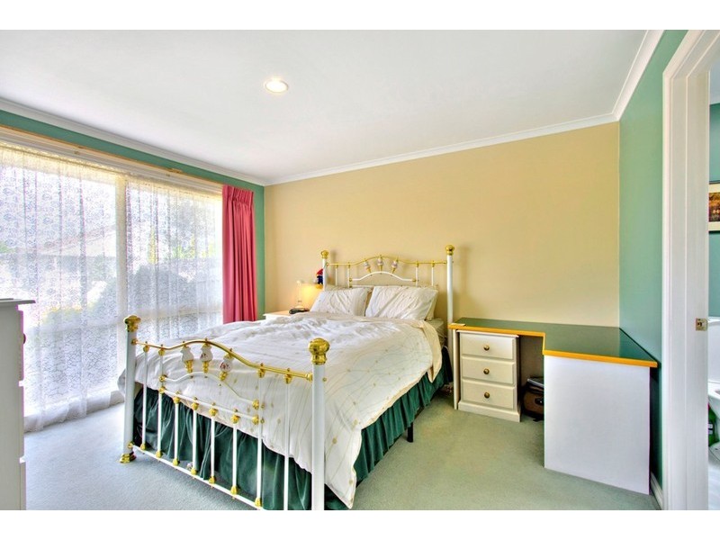 1 Kew Court, Narre Warren VIC 3805