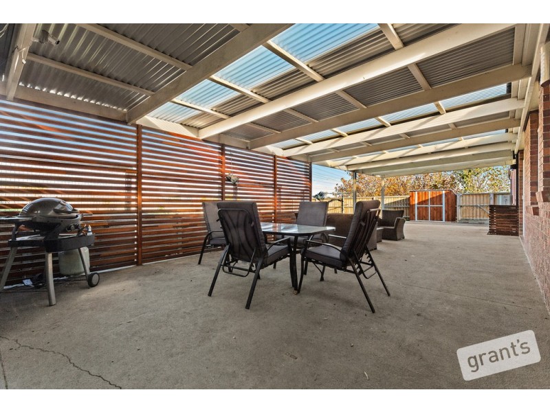 2-4 St Helens Crescent, Narre Warren North VIC 3804