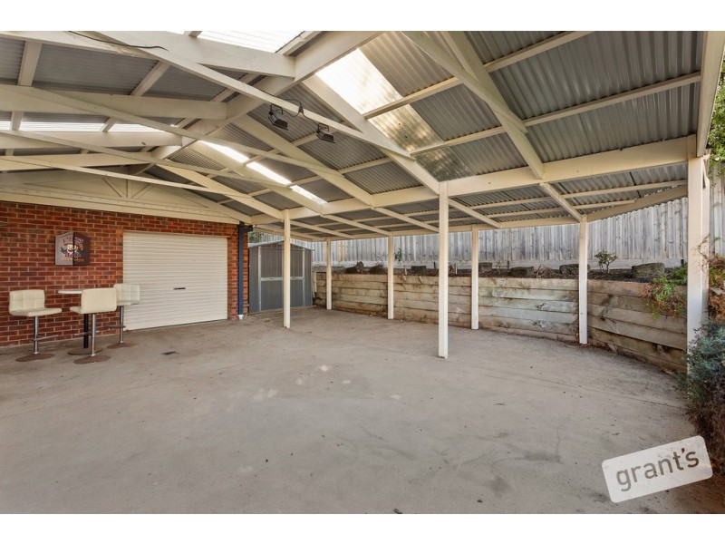 2-4 St Helens Crescent, Narre Warren North VIC 3804