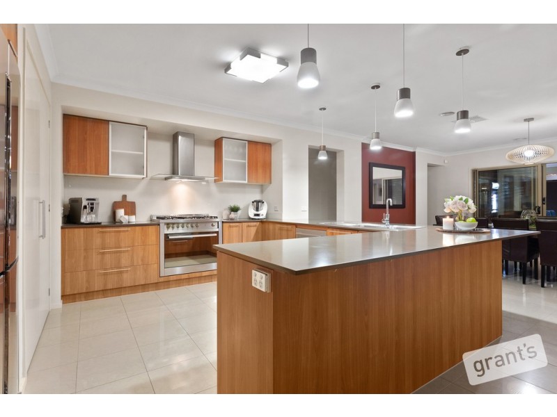 3 Lauradan Avenue, Berwick VIC 3806