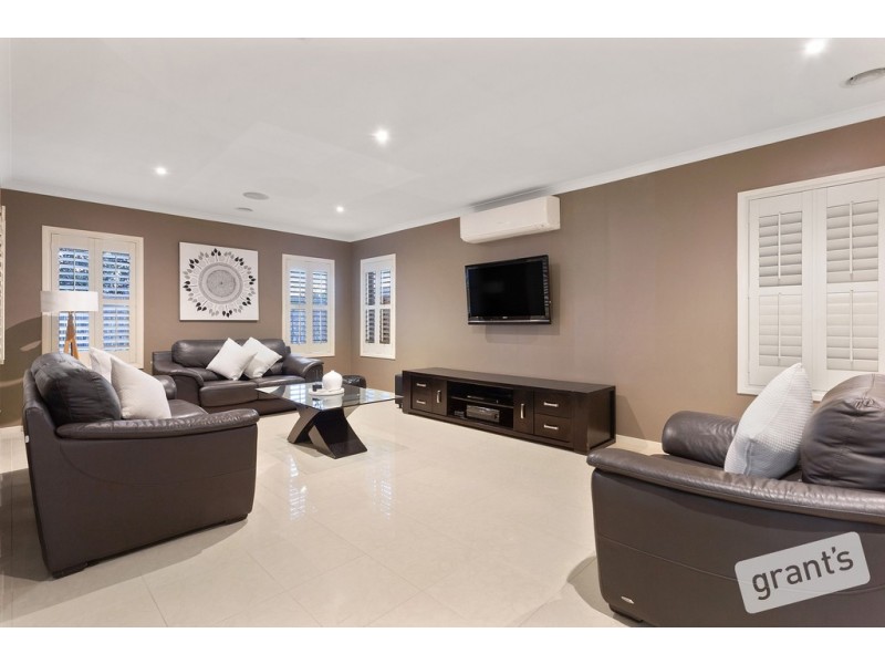 3 Lauradan Avenue, Berwick VIC 3806