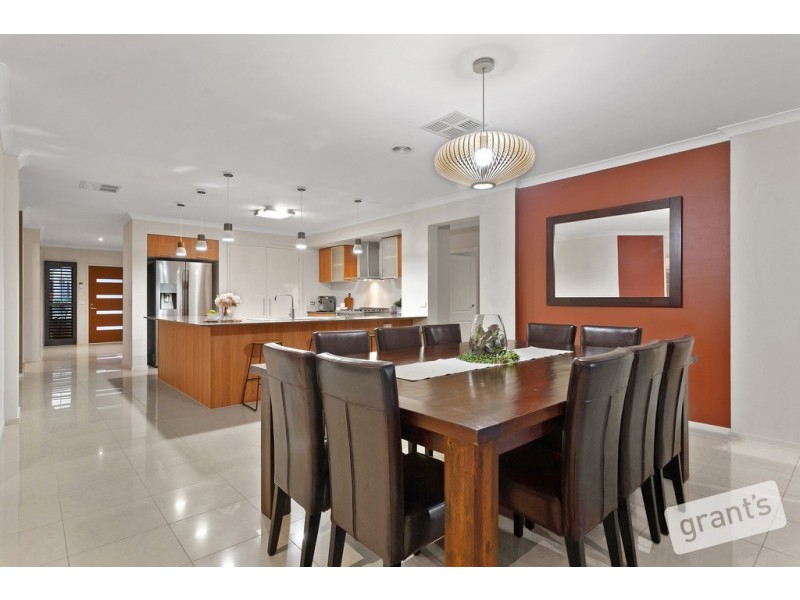 3 Lauradan Avenue, Berwick VIC 3806