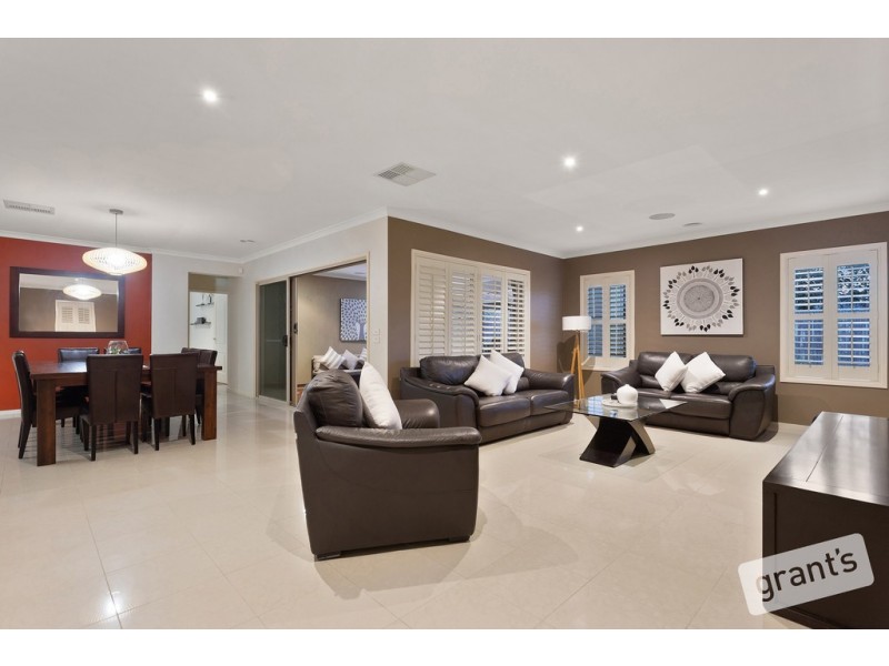 3 Lauradan Avenue, Berwick VIC 3806