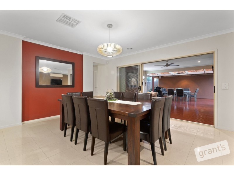 3 Lauradan Avenue, Berwick VIC 3806