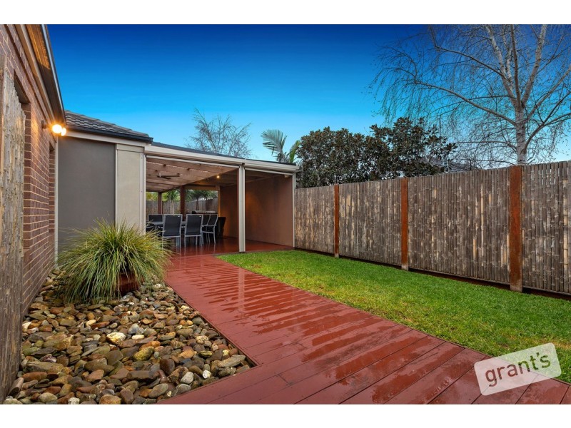 3 Lauradan Avenue, Berwick VIC 3806